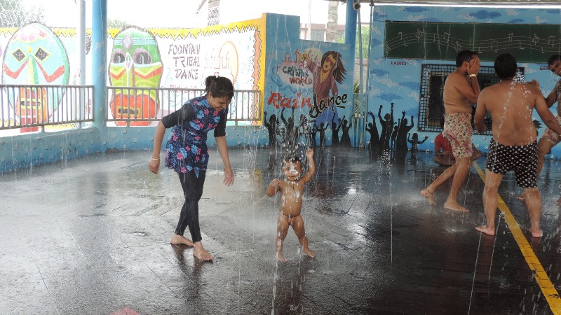 Rain dance floor. Fun unlimited at Crystal World!